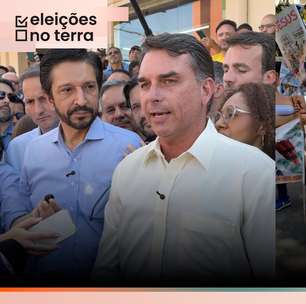 Flávio Bolsonaro ergue picanha, vê protestos e diz que Dark Horse é 'página virada' em 1ª agenda em SP