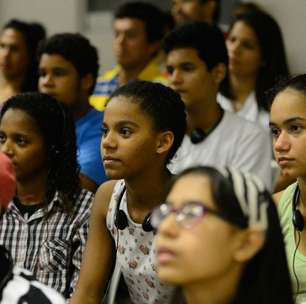 Trabalhar é regra entre os jovens; estudar e trabalhar, um privilégio