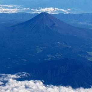 Pai deixa filho de 7 anos sozinho em caminhada no Monte Fuji