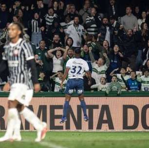 Corinthians perde para o Coritiba e vê distância para o G4 aumentar