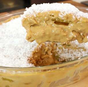 Pavê de abacaxi super cremoso e refrescante feito com pedaços da fruta, uma sobremesa irresistível