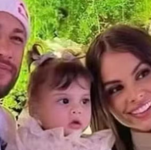 Amanda Kimberlly rebate crítica por comprar roupas baratas para a filha que tem com Neymar
