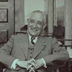 UFRJ cassa título de Doutor Honoris Causa concedido ao ditador português António Salazar