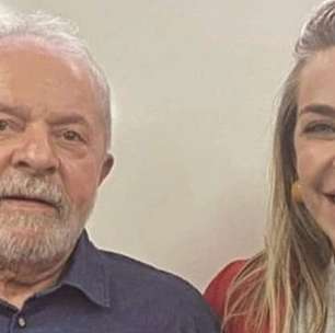 Lula disse que lobista nunca esteve ao lado dele, mas Roberta postou fotos com presidente