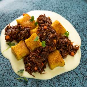 Aprenda a preparar um Nhoque de Milho com Ragu de Costela e Fonduta de Queijo