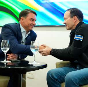 Flávio Bolsonaro diz que 'tem pouco preso no Brasil' e detalha reunião com ministro de Bukele