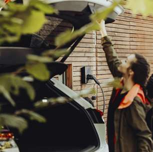 Carros elétricos estão mudando a forma como nos deslocamos, mas a verdadeira mudança é mais profunda: estão desmantelando a indústria petrolífera