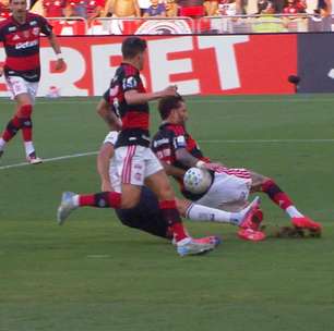 Ouça áudio do VAR que anulou gol do Botafogo contra o Flamengo no início da partida