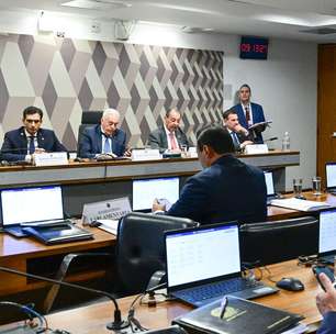 Fim da escala 6x1 é aprovado em comissão e avança no Senado