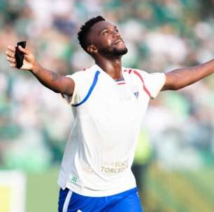 Fortaleza vence Goiás com gol de Vitinho e 'cola' no G-2 da Série B