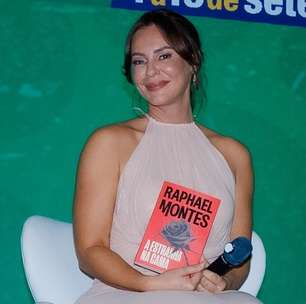 Paolla Oliveira vai à Bienal do Livro em SP com vestido franzido de R$ 5,6 mil para falar sobre "A Estranha na Cama", de Raphael Montes