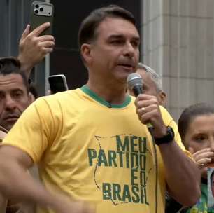 Flávio promete indicar cinco ministros ao STF e diz que Moraes "vai cair"