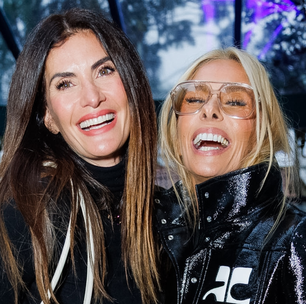 Isabella Fiorentino de calça aladim e Adriane Galisteu de meia-calça estampada em festa de aniversário