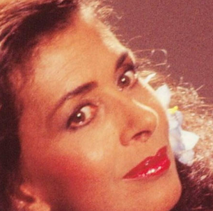 Lançada no final da década de 70, esta marca espanhola assina meu perfume de cabeceira: tem um aroma cítrico chique de mamão e kiwi que agrada quem ama sensação de limpeza e banho tomado