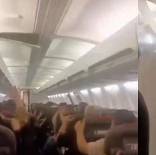 Teto de avião despenca durante voo e causa pânico no Irã