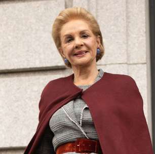 Cinco saias midi inspiradas em Carolina Herrera para você estar no seu melhor na Primavera 2026; elas podem ser combinadas com botas, sapatos de salto alto ou sandálias