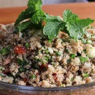 Tabule muito leve e refrescante com tempero especial, uma salada saudável e saborosa