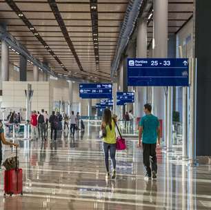 Aeroporto de Confins, em Belo Horizonte, suspende atividades por problema na pista