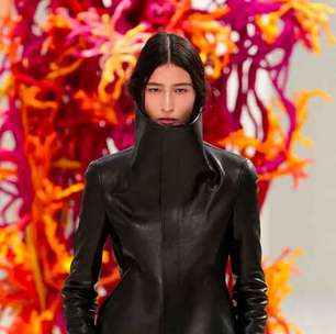 Brasileiras brilham no desfile da Balenciaga, em Paris, com inspiração nas formas únicas dos corais