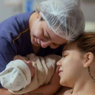 Mari Fernandez emociona ao anunciar nascimento da filha com Júlia Ribeiro: "Nosso maior presente"