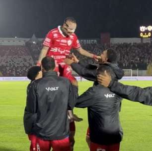 Vila Nova surpreende o Botafogo-SP e retoma liderança na Série B