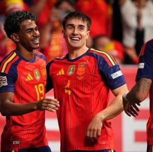 Espanha vence mais uma e amplia a invencibilidade