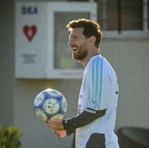 Messi faz último treino pela Argentina antes de despedida