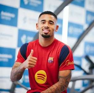 Gabriel Jesus repete bom início no Barcelona e mira marca inédita