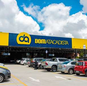Jojo Todynho estrela campanha de aniversário do DOM Atacadista com distribuição de prêmios no Rio
