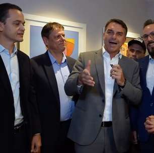 Flávio defende legado do governo Bolsonaro ao agradecer apoio do Republicanos à sua candidatura