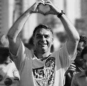 Flávio Bolsonaro diz que pais não teriam orgulho de filhos LGBTs: "O normal não é ser homossexual"