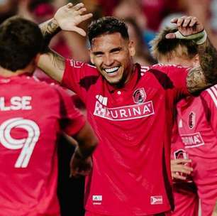 Rafael Navarro brilha com dois gols e duas assistências na MLS