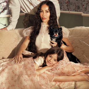 Dia das Crianças: Sabrina Sato com Zoe e + famosas com looks 'tal mãe, tal filhos'