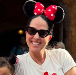 Fofa: Filha de Zezé Di Camargo e Graciele Lacerda chama atenção pela aparência em passeio na Disney