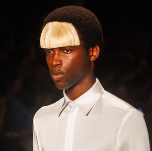 SPFW: João Pimenta vira alfaiataria tradicional do avesso com alinhavos à vista: desfile tem elenco apenas de negros e indígenas