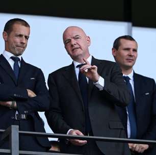 Uefa dá prazo à Fifa e cobra respostas sobre gestão de Infantino