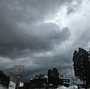 Frente fria muda o tempo no interior paulista com alerta de tempestade para Sorocaba, São Roque e Cotia