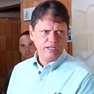 Tarcísio diz que eventual montagem de ministérios caberá a Flávio: 'Tem que montar a equipe do coração dele'