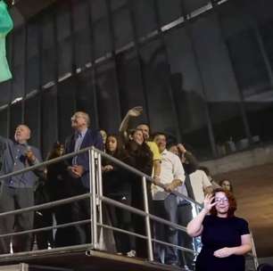Em festa na Av. Paulista, Lula diz que deve vitória à 'juventude rebelde' e às mulheres do Brasil