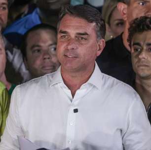 Ministro do TSE usa caso de criptomoedas em propaganda eleitoral para enquadrar Flávio Bolsonaro, Nikolas Ferreira, Pablo Marçal e redes Meta e X com multas de até R$ 500 mil