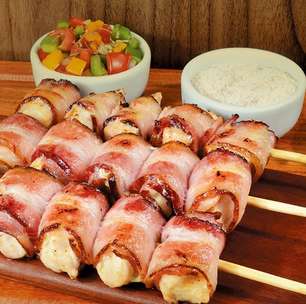Espetinho de frango com bacon em minutos