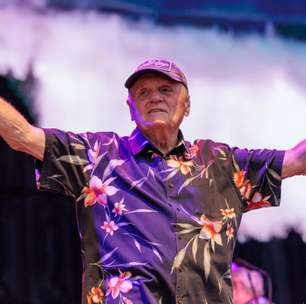 Os Beach Boys cancelam outro show. Um grupo derivado de John Stamos ocupará o lugar deles