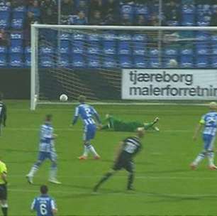 Esbjerg e Copenhague empatam em 2 a 2 em jogo de golaços