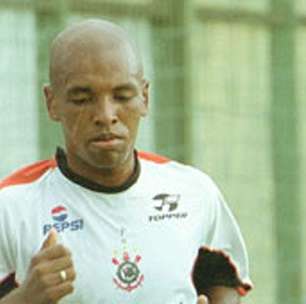 Marcos Senna diz que Chelsea precisa "abrir o olho"