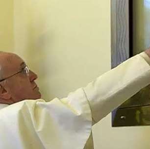 Papa reencontra imagem de Nossa Senhora Aparecida
