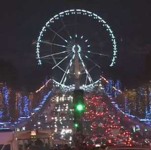 Imagens mostram como ficou iluminação de Natal de Paris