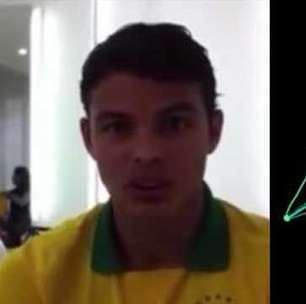Prof. Khan dá aula sobre pênalti a zagueiro brasileiro