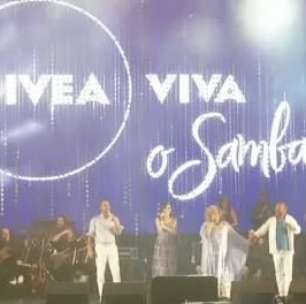 Cantores de samba encerram show com "O que é, o que é"