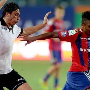 Vitinho marca golaço e CSKA Moscou goleia Torpedo no Russo