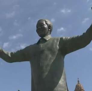 Cerimônia ao nascer do sol marca 1 ano sem Mandela
